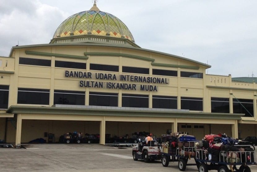 bandara sultan iskandar muda - FactsofIndonesia.com