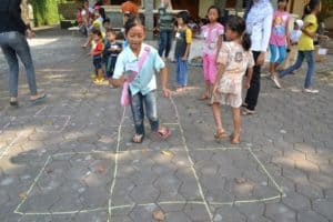 15 Traditional Indonesian Games  and Activities 