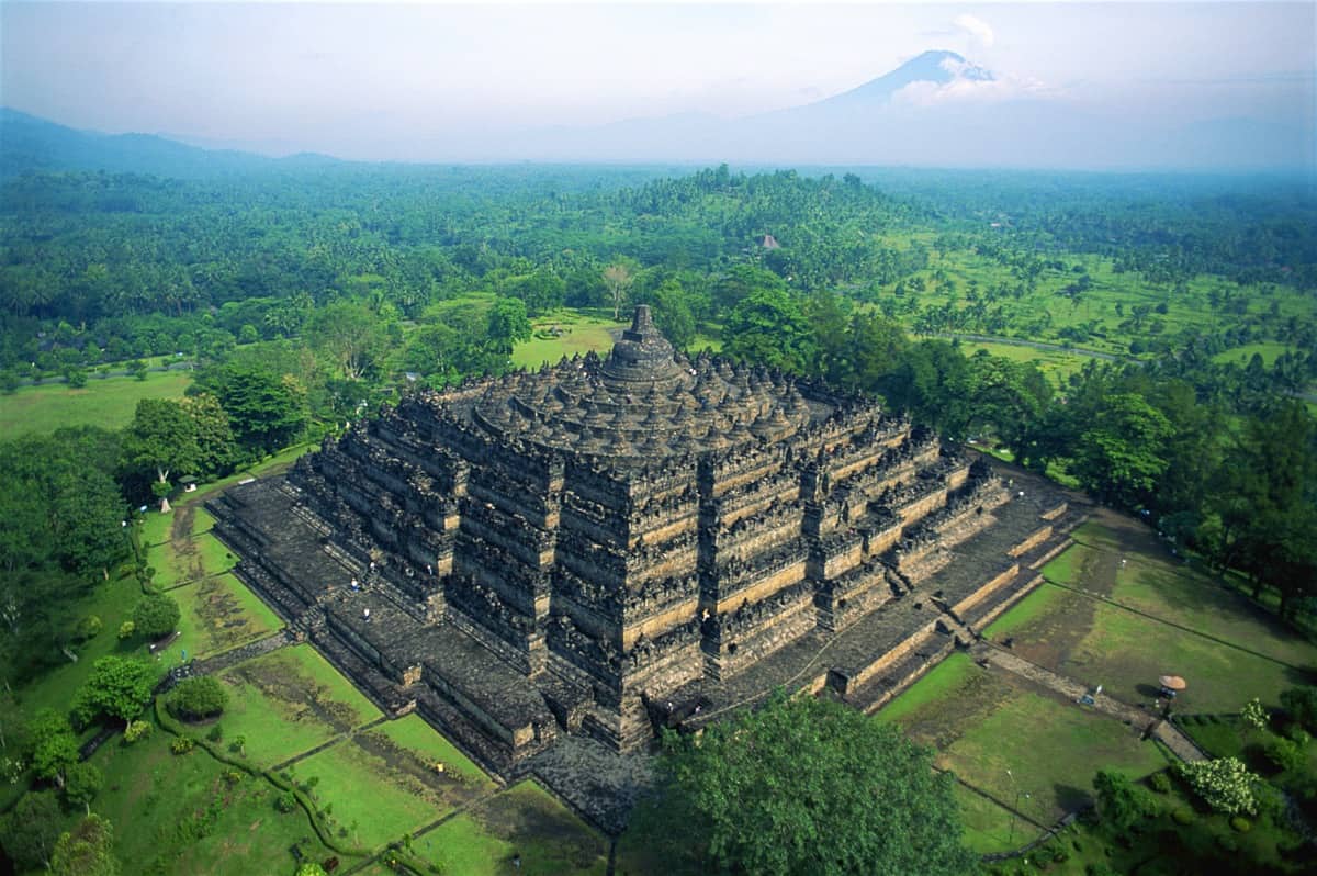 The History of Borobudur Temple - FactsofIndonesia.com