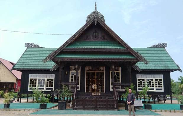15 Popular Traditional Houses in Indonesia  FactsofIndonesia.com