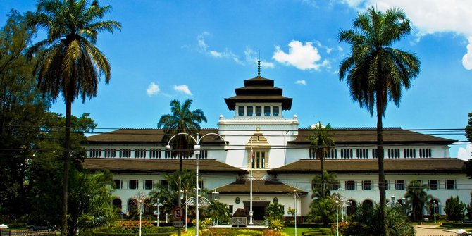 10 Ide Background Gedung  Sate  Hd Dilettant Blog