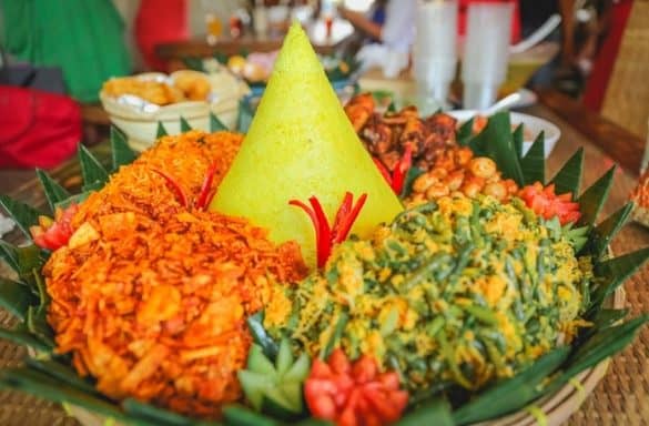 Nasi Tumpeng