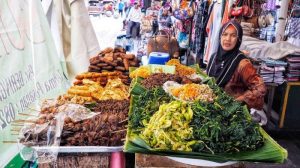 Most Famous Yogyakarta Street Food (Pecel Beringharjo)