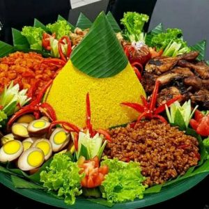 Indonesian Famous Main Dish (Tumpeng)
