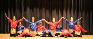 Traditional Dances from West Sumatra (Likik Pulo Dance)