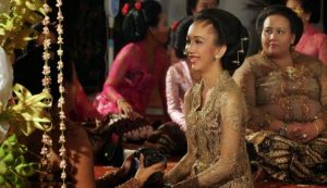 Pre-Marriage Rituals in Javanese Culture (Midodareni)