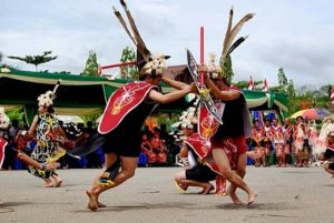 Traditional Dances from East Kalimantan (Kancet Papatai)