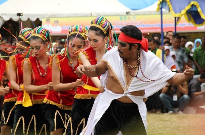 Traditional Dances from Riau (Tarian Rentak Bulian)