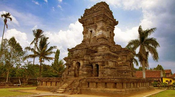 8 Most Popular Buddhist Kingdom in Indonesia - FactsofIndonesia.com