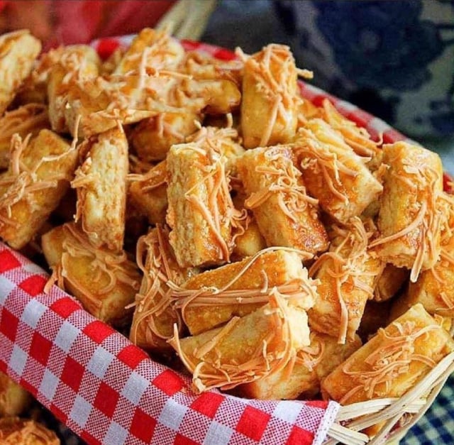 indonesian snack in eid al fitr (Kastengel)