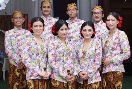 Popular Types of Kebaya in Indonesia