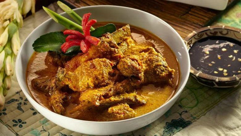popular indonesian dishes with coconut milk (gulai)