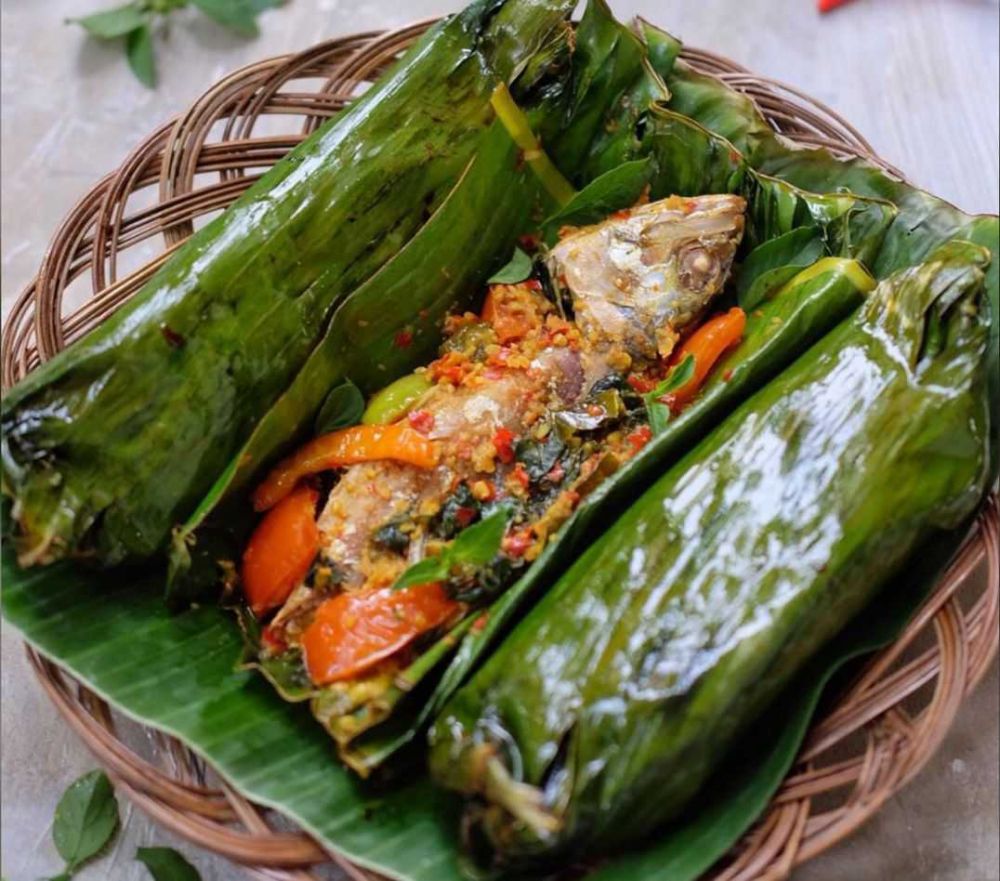 popular foods in bali (pepes)