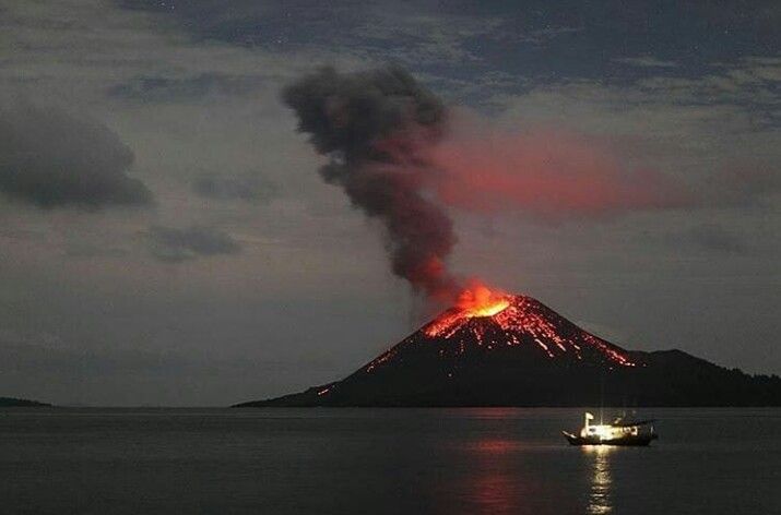 indonesian biggest natural disaster (krakatau eruption)