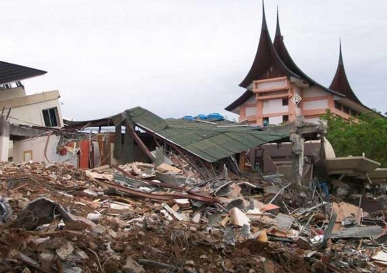 indonesian biggest natural disaster (west sumatra earthquake 2009)